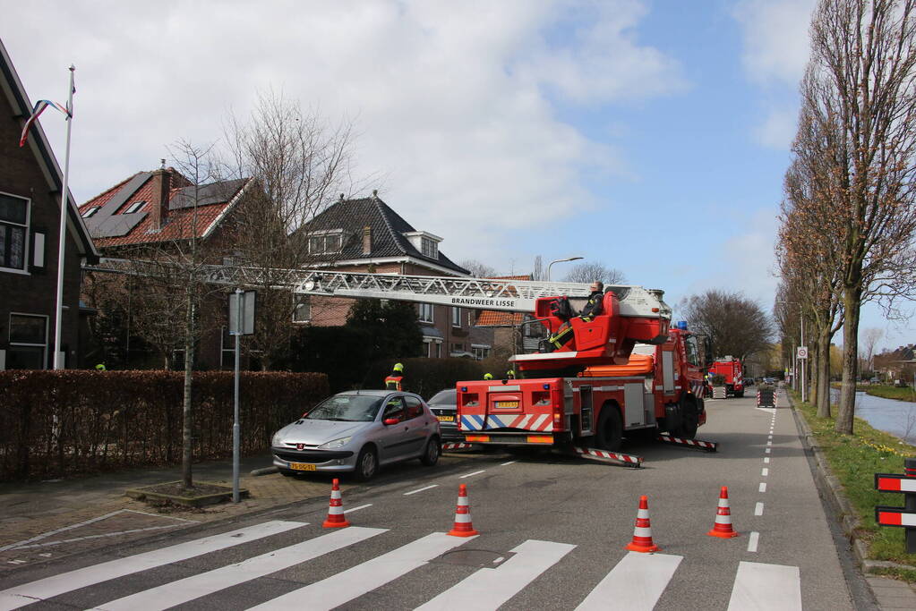 Dakdeel laat los door harde wind