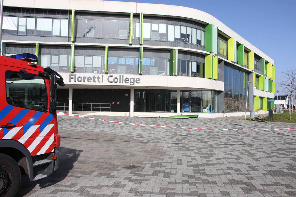 Schoolplein Fioretti College afgesloten na stormschade