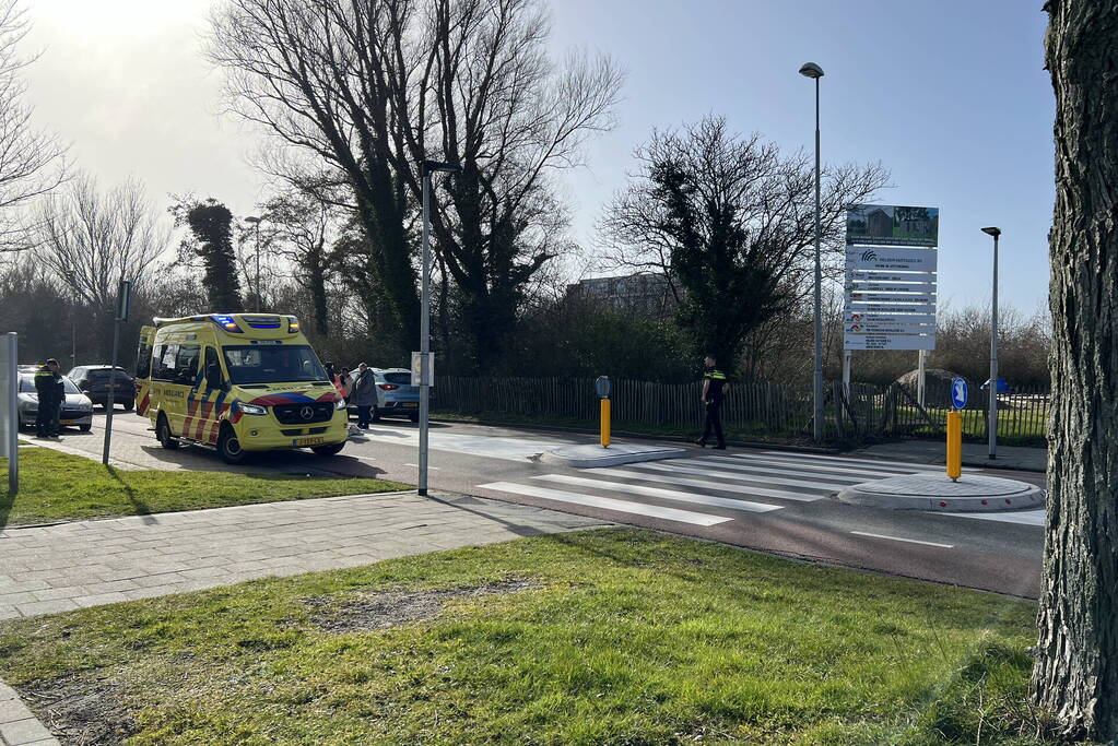 Voetganger aangereden op zebrapad