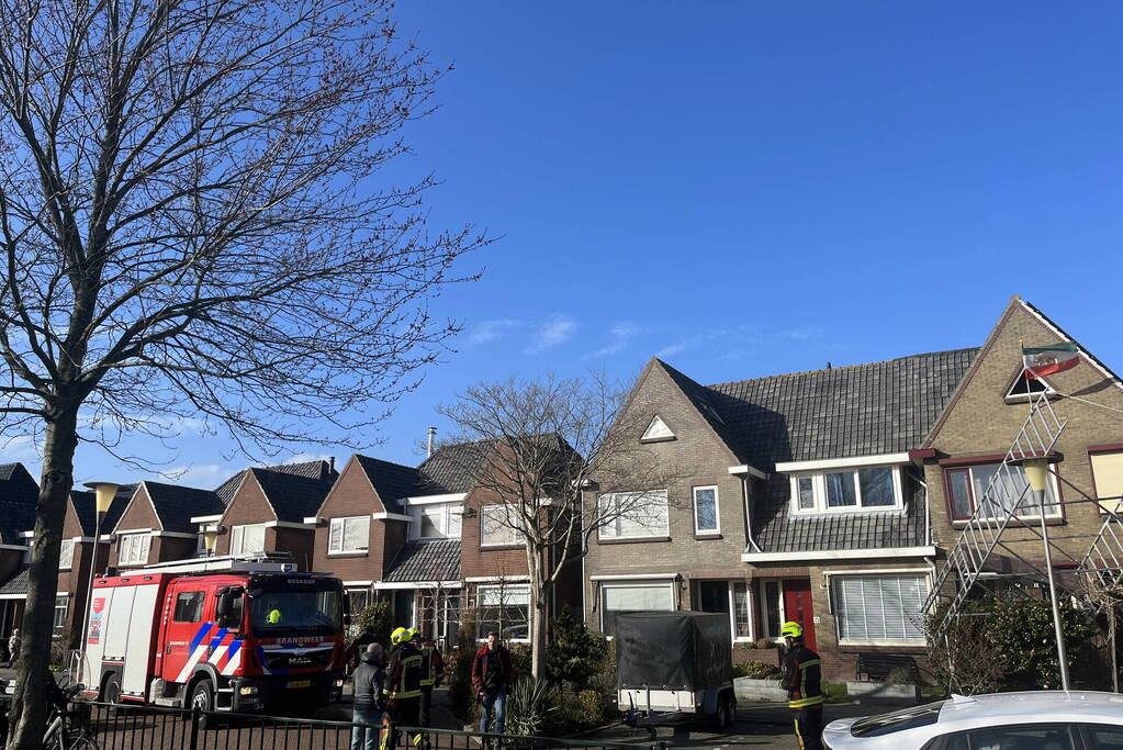 Steiger waait om door harde wind