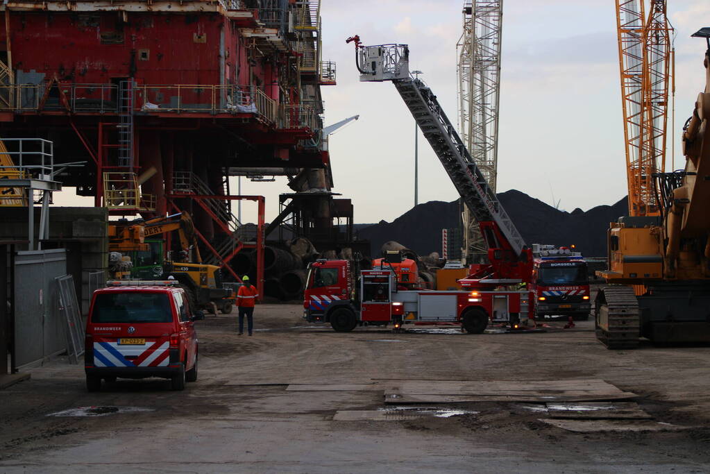Flinke brand op offshore platform