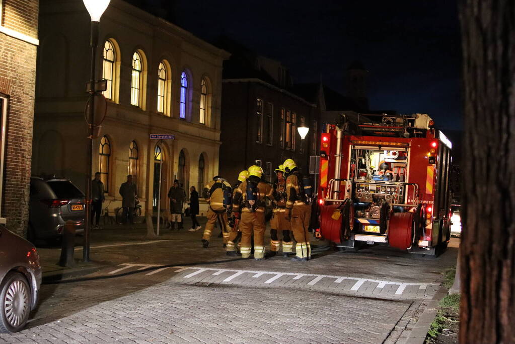 Brand in schoorsteen van woning