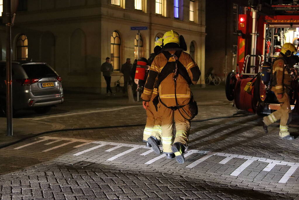 Brand in schoorsteen van woning