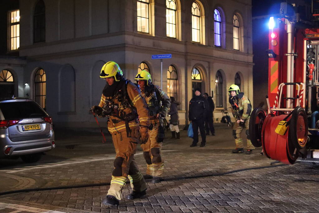 Brand in schoorsteen van woning