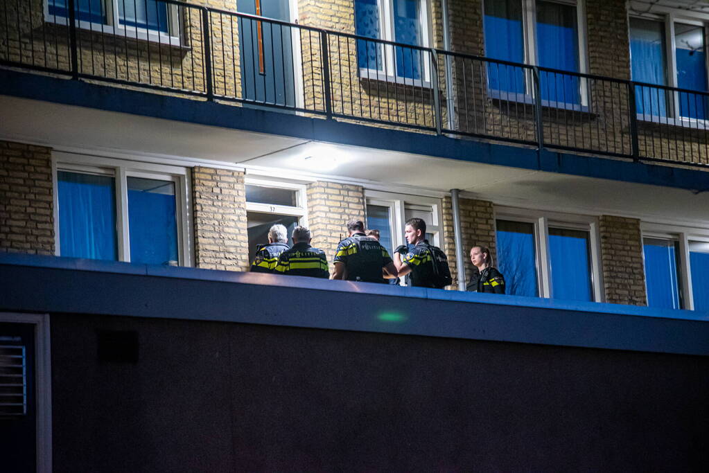 Persoon gewond na steekincident in woning