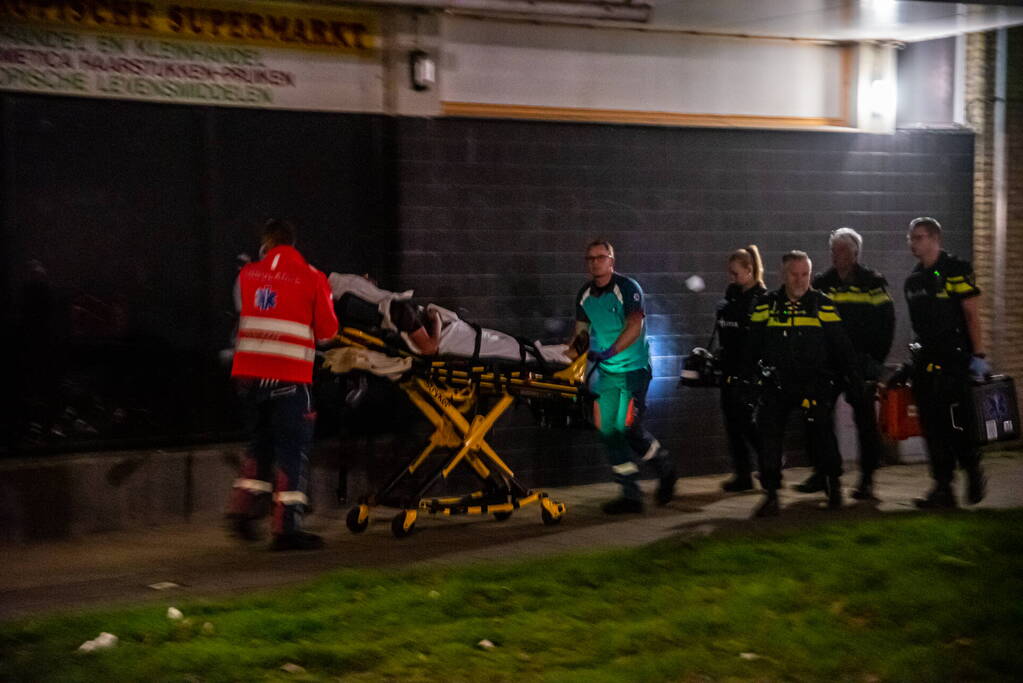 Persoon gewond na steekincident in woning