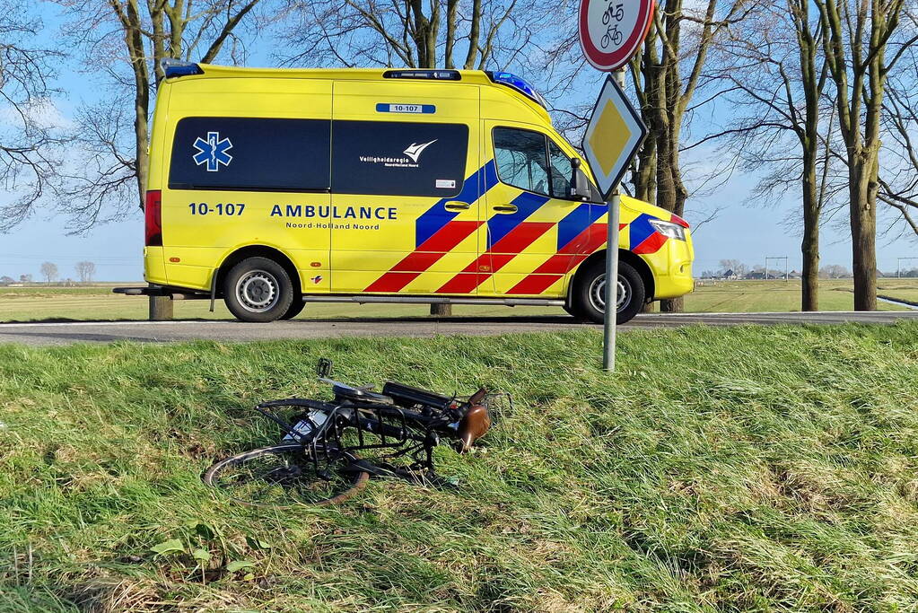 18-jarige fietser overleden bij ongeval met bestelbus