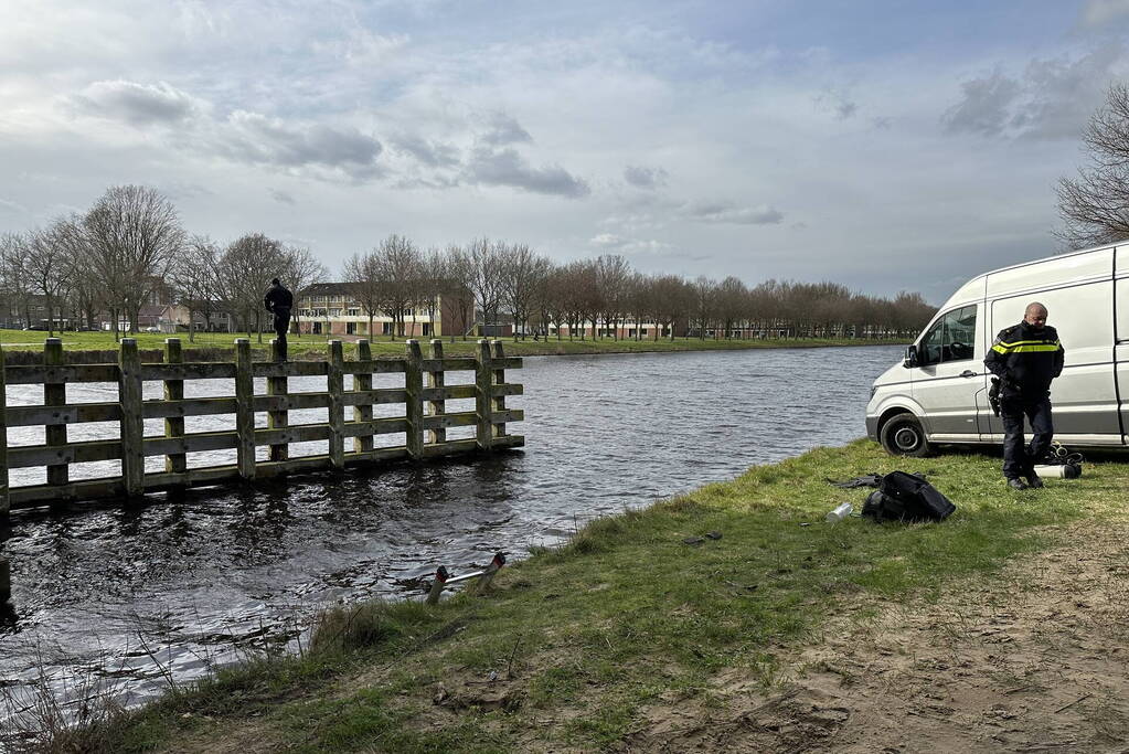 Duikinzet arrestatieteam in kanaal