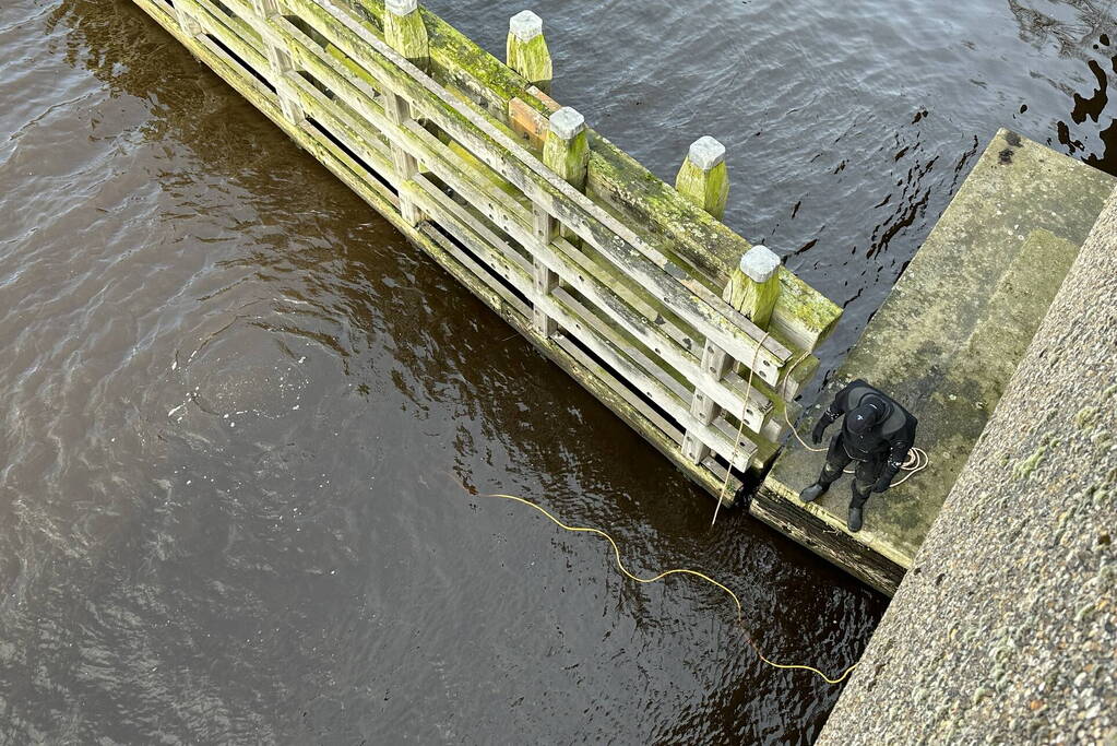 Duikinzet arrestatieteam in kanaal