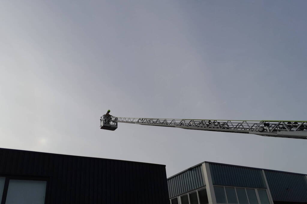 Brand in magazijn van bedrijfspand