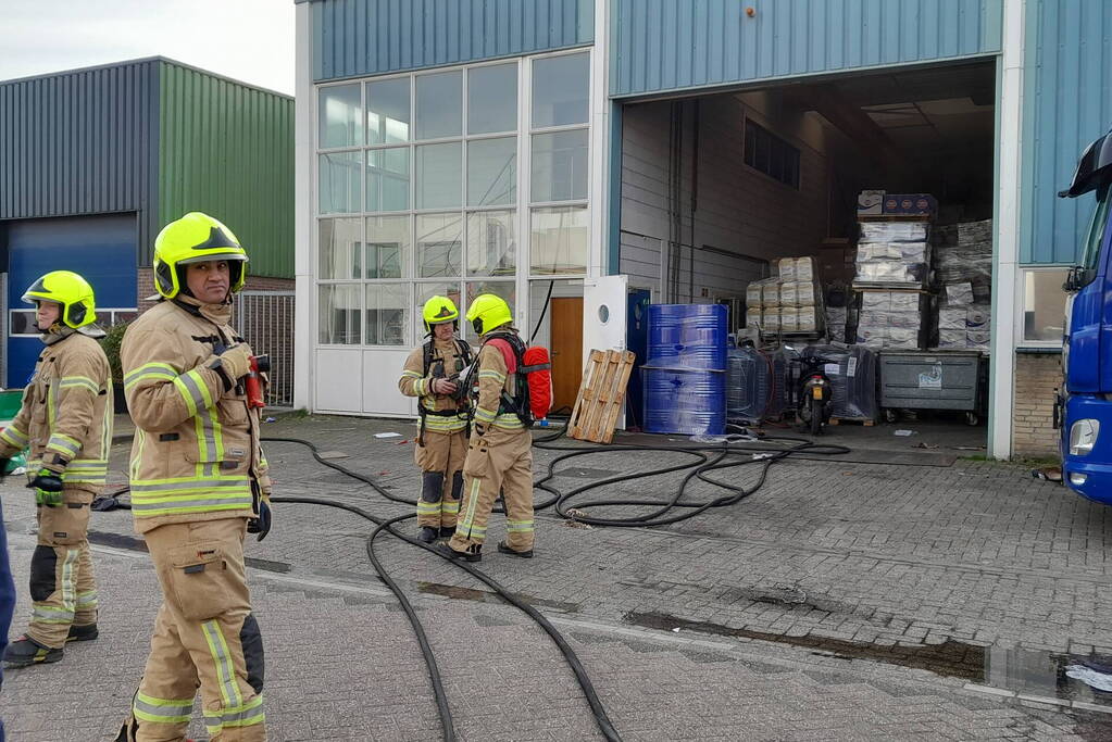 Brand in magazijn van bedrijfspand