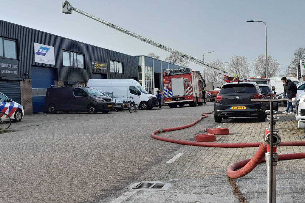 Brand in magazijn van bedrijfspand