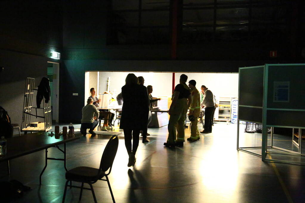 Brandweer assisteert nadat stroom uitvalt bij stemlocatie