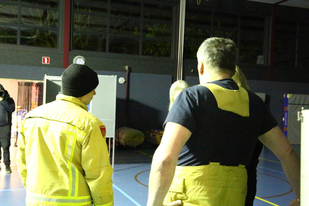 Brandweer assisteert nadat stroom uitvalt bij stemlocatie