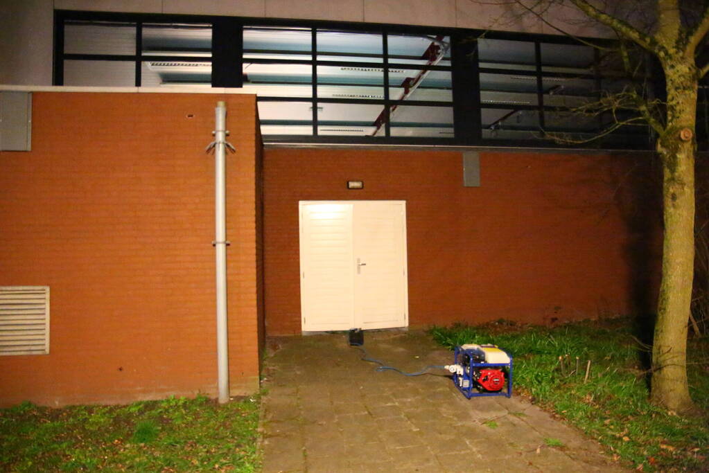 Brandweer assisteert nadat stroom uitvalt bij stemlocatie