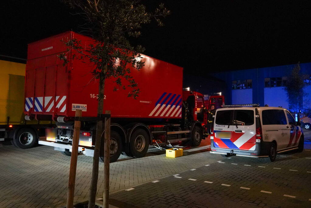 Man bekneld achterin trailer vrachtwagen