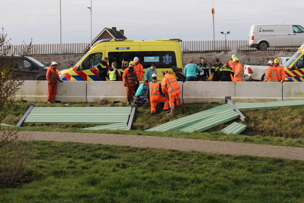 Persoon gewond bij plaatsen geluidswal