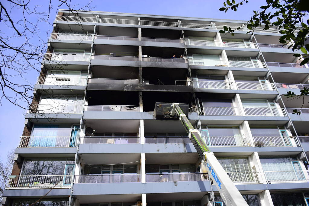 Drie appartementen onbewoonbaar na verwoestende brand