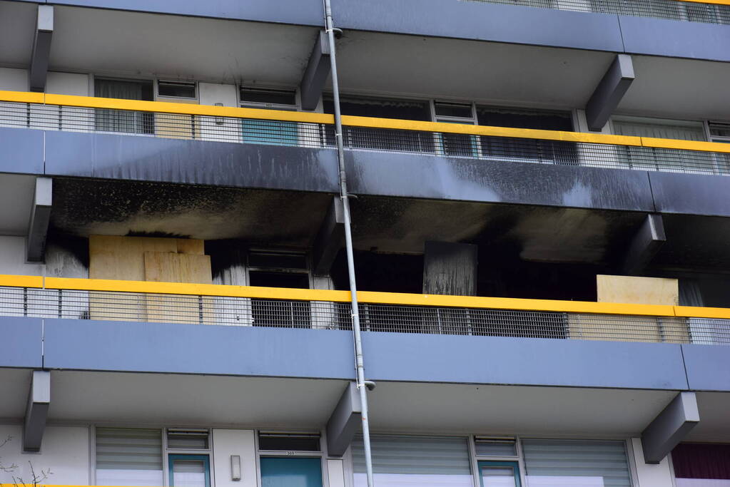 Drie appartementen onbewoonbaar na verwoestende brand