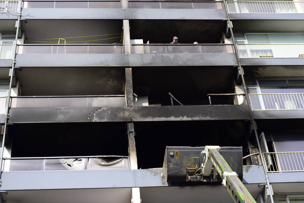 Drie appartementen onbewoonbaar na verwoestende brand