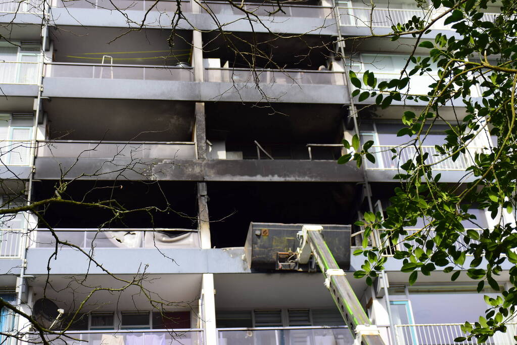 Drie appartementen onbewoonbaar na verwoestende brand