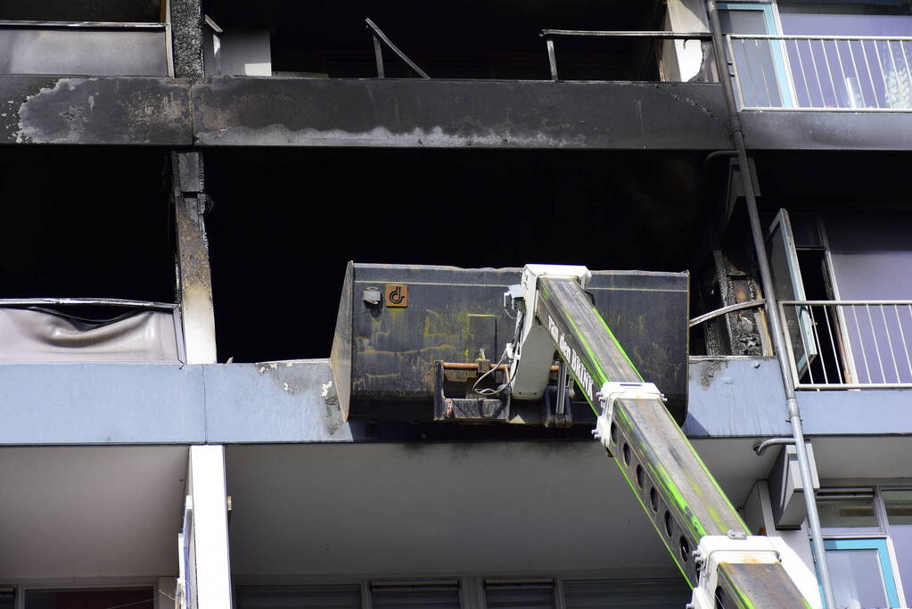 Drie appartementen onbewoonbaar na verwoestende brand