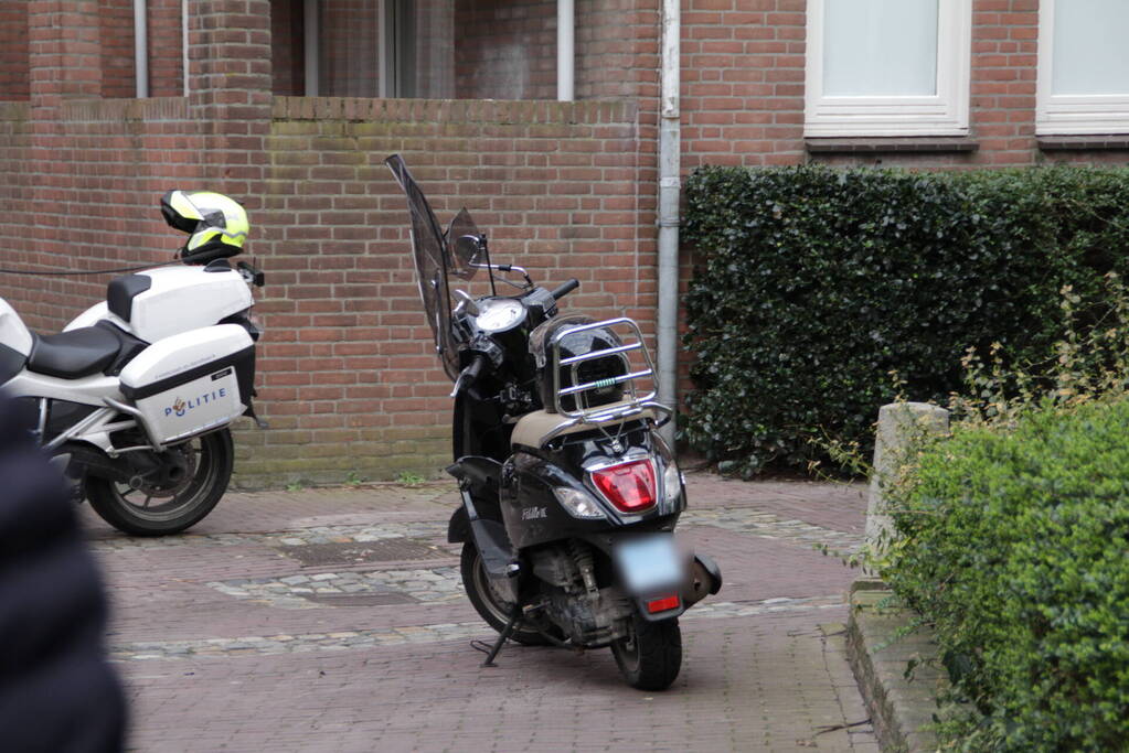 Scooterrijder ten val na korte achtervolging