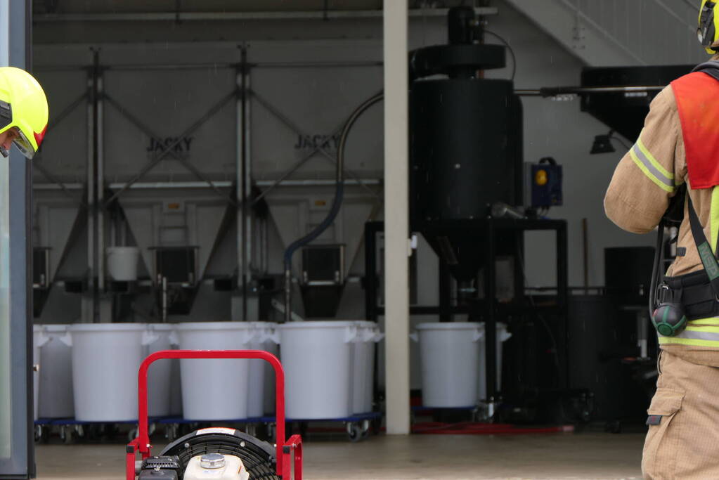 Koffiebranderij geventileerd door brandweer