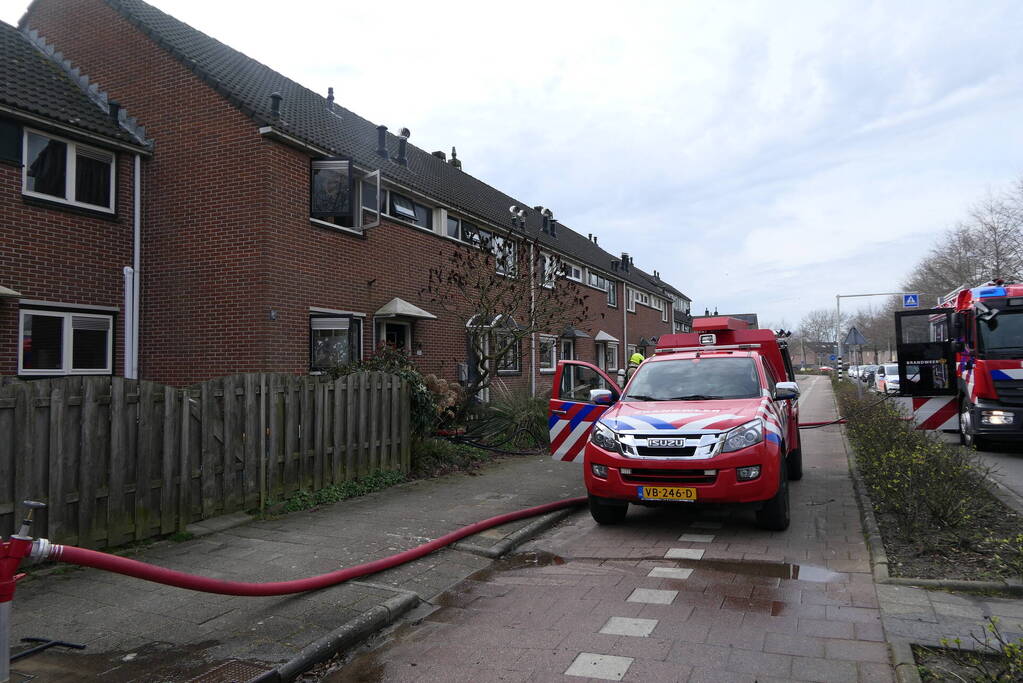 Flinke rookontwikkeling bij brand in woning