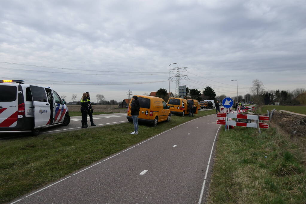 Flinke schade na botsing tussen drie voertuigen