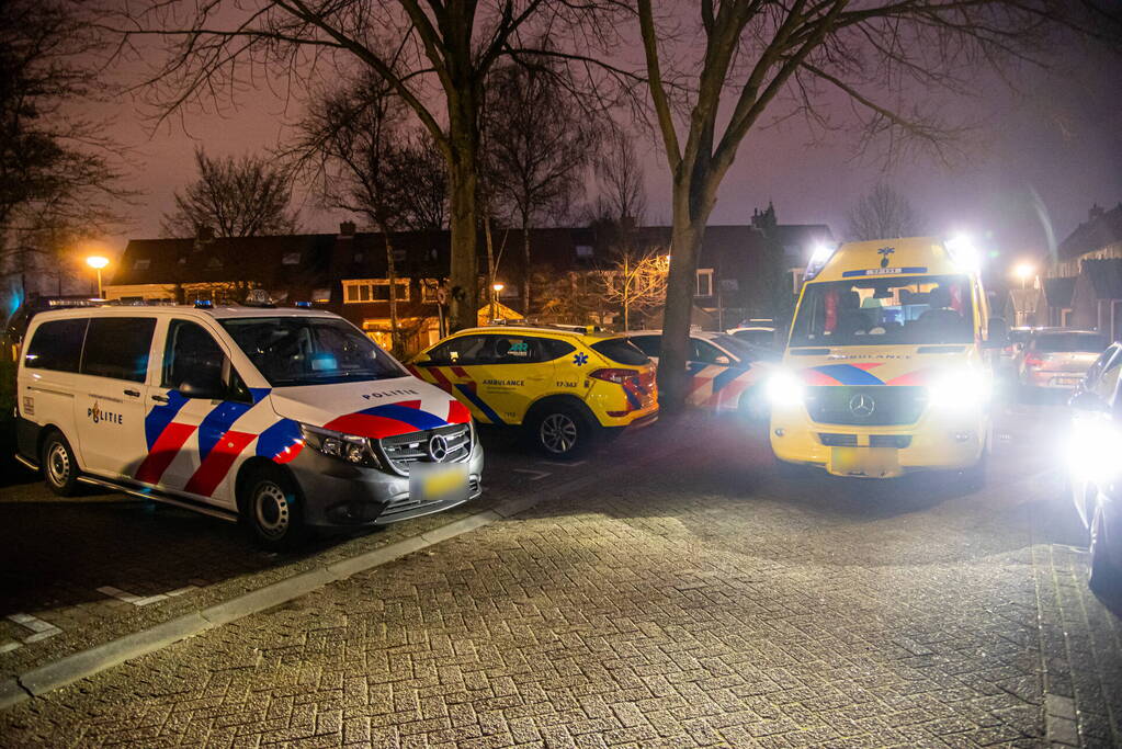 Vrouw zwaargewond na val in woning