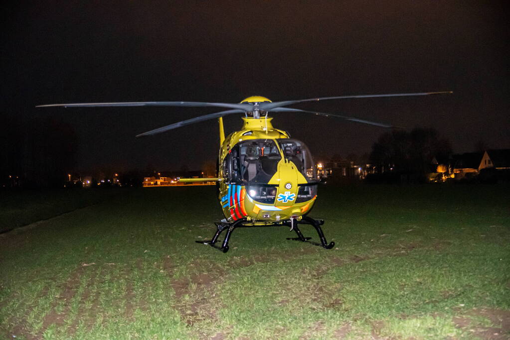 Vrouw zwaargewond na val in woning