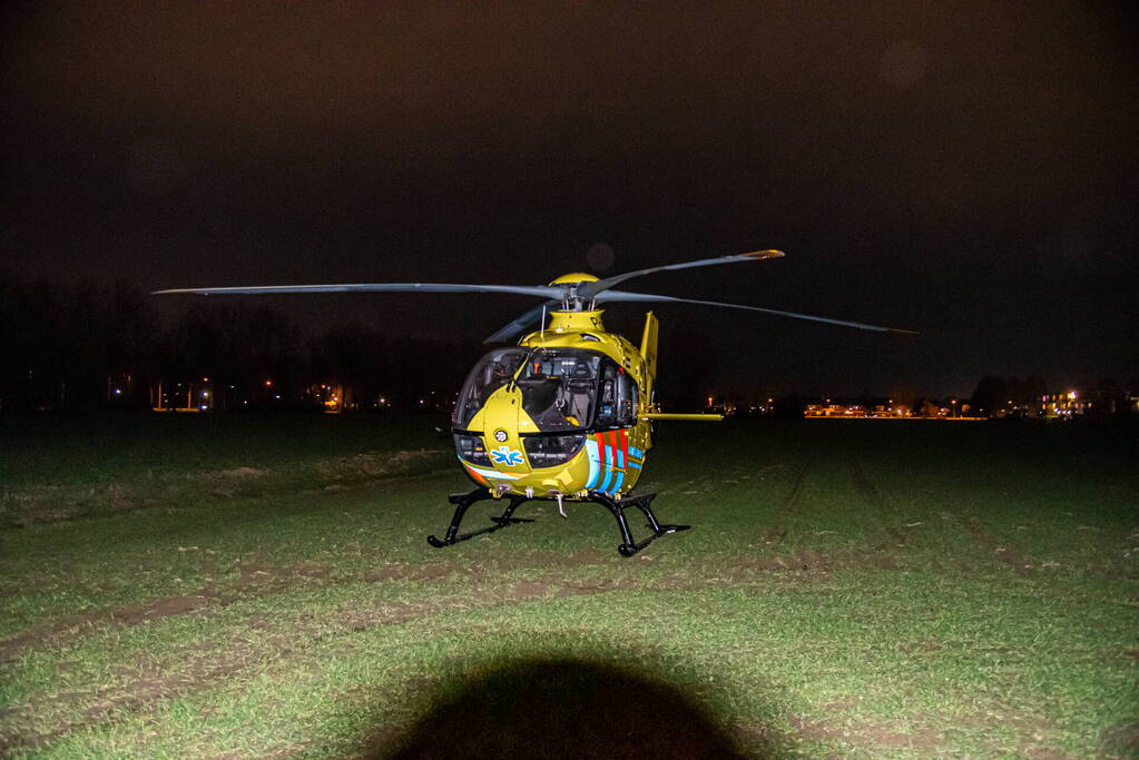 Vrouw zwaargewond na val in woning