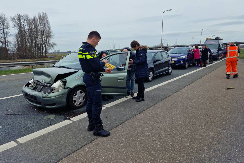 Zeven voertuigen betrokken bij kettingbotsing