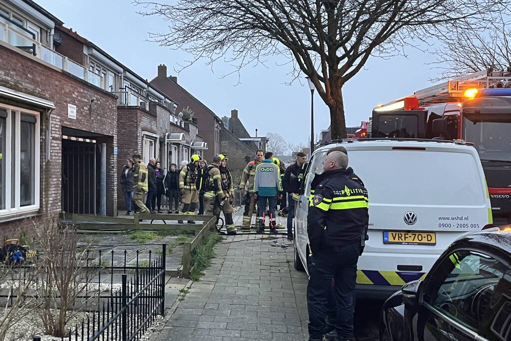 Persoon gewond bij flinke woningbrand