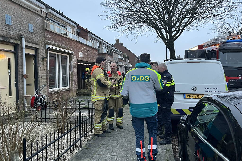 Persoon gewond bij flinke woningbrand