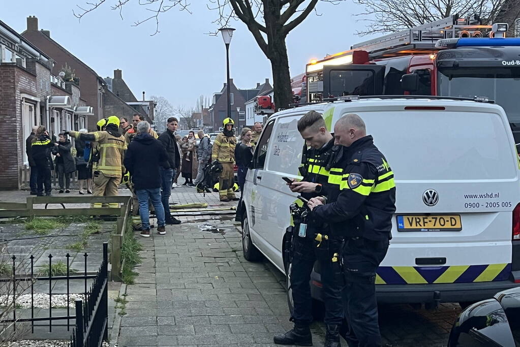 Persoon gewond bij flinke woningbrand