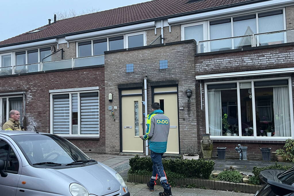 Persoon gewond bij flinke woningbrand