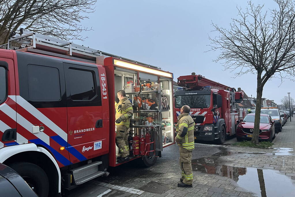 Persoon gewond bij flinke woningbrand