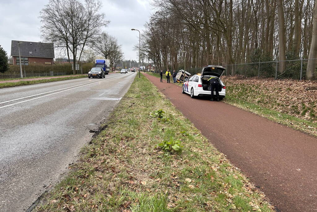 Aanhanger van vrachtwagen schiet los