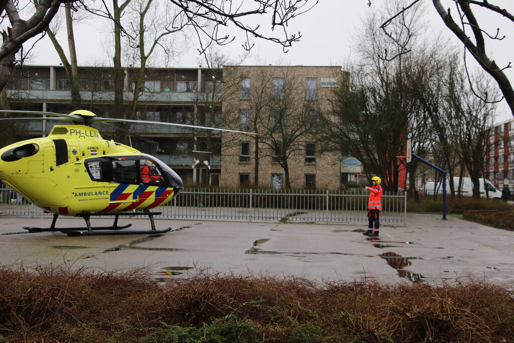 Traumahelikopter ingezet voor incident in flatwoning