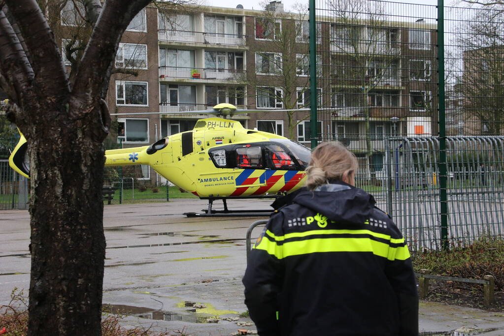 Traumahelikopter ingezet voor incident in flatwoning