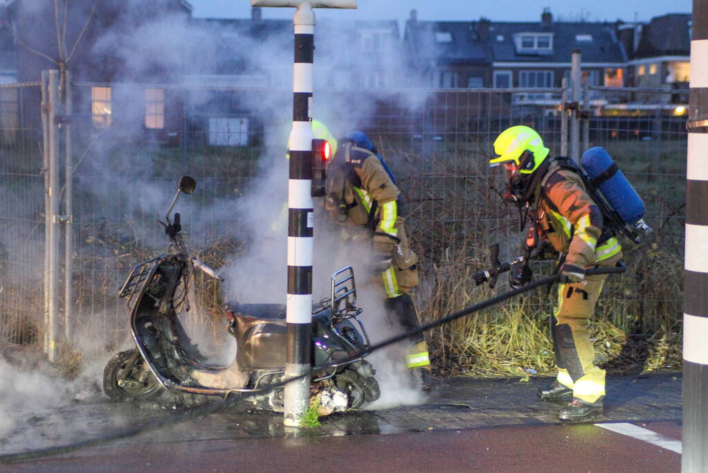 Scooter brandt volledig af