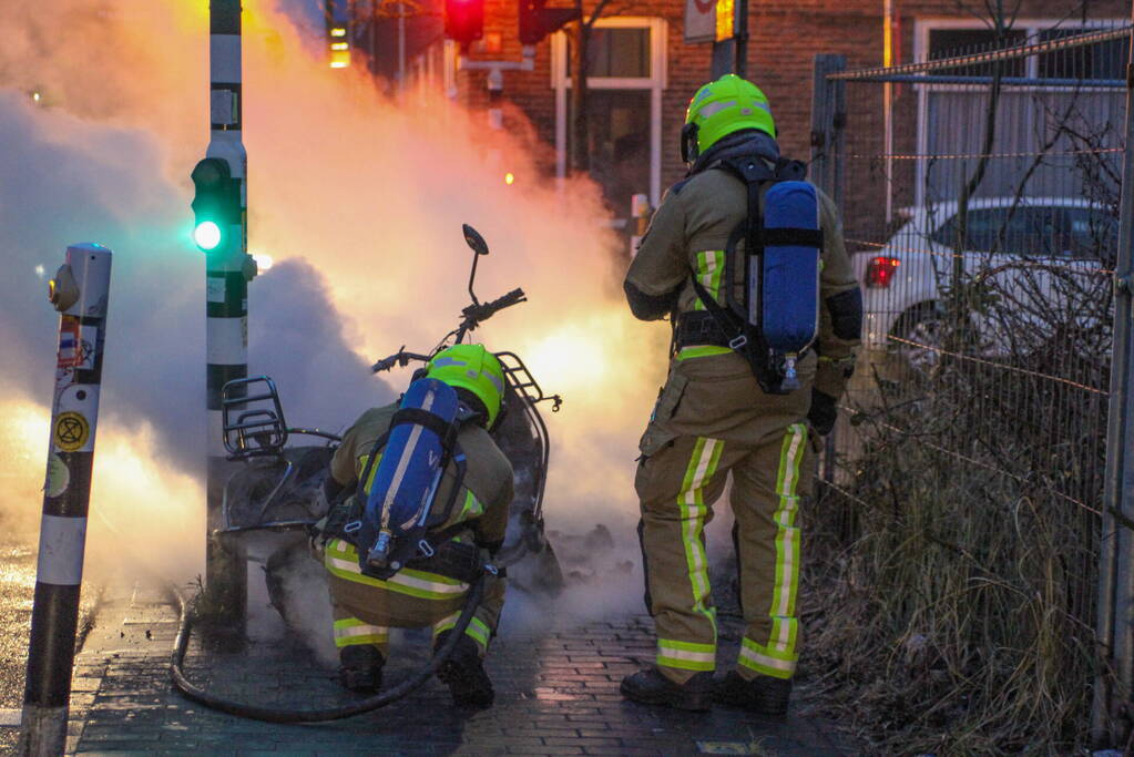 Scooter brandt volledig af