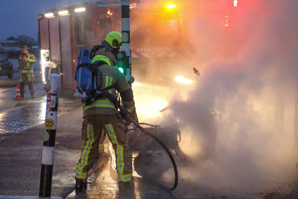 Scooter brandt volledig af