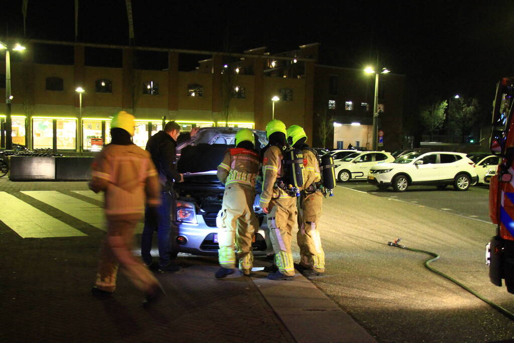 Brand in bestelbus snel geblust