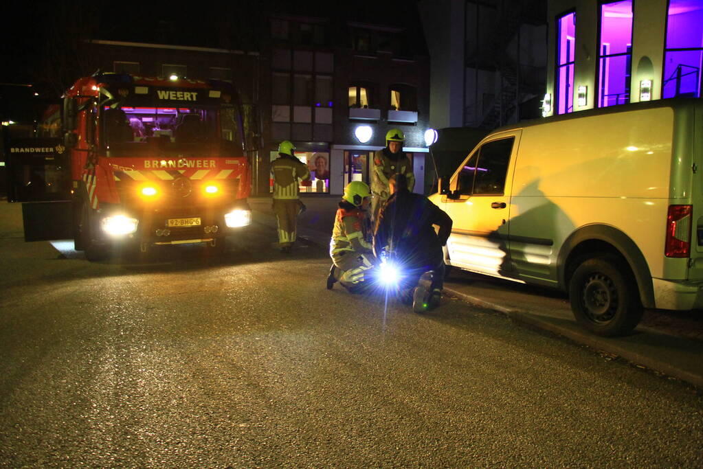 Brand in bestelbus snel geblust