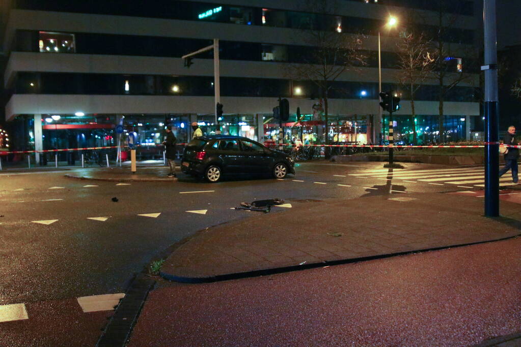 Persoon gewond na harde botsing met auto