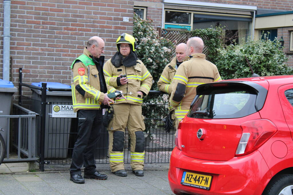 Brandweer verricht onderzoek wegens gaslucht