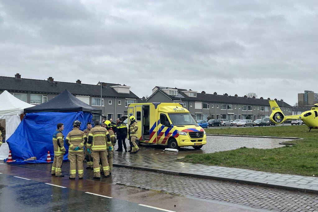 Traumahelikopter geland op grasveld
